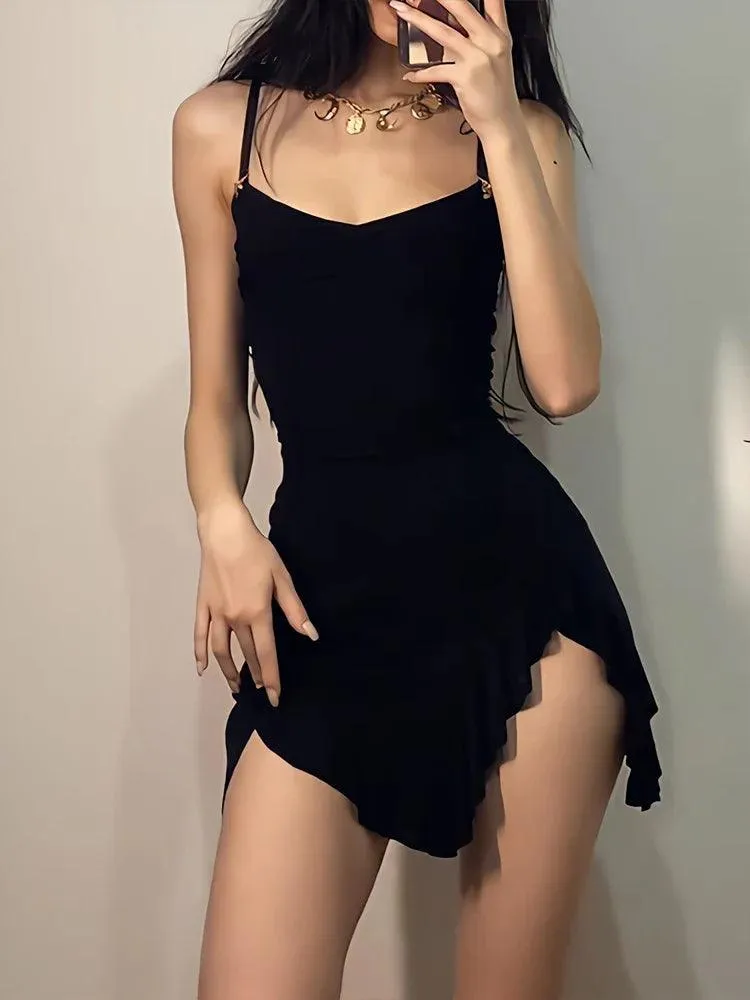 Black Backless Mini Dress: Elegant Streetwear for a Stylish Statement