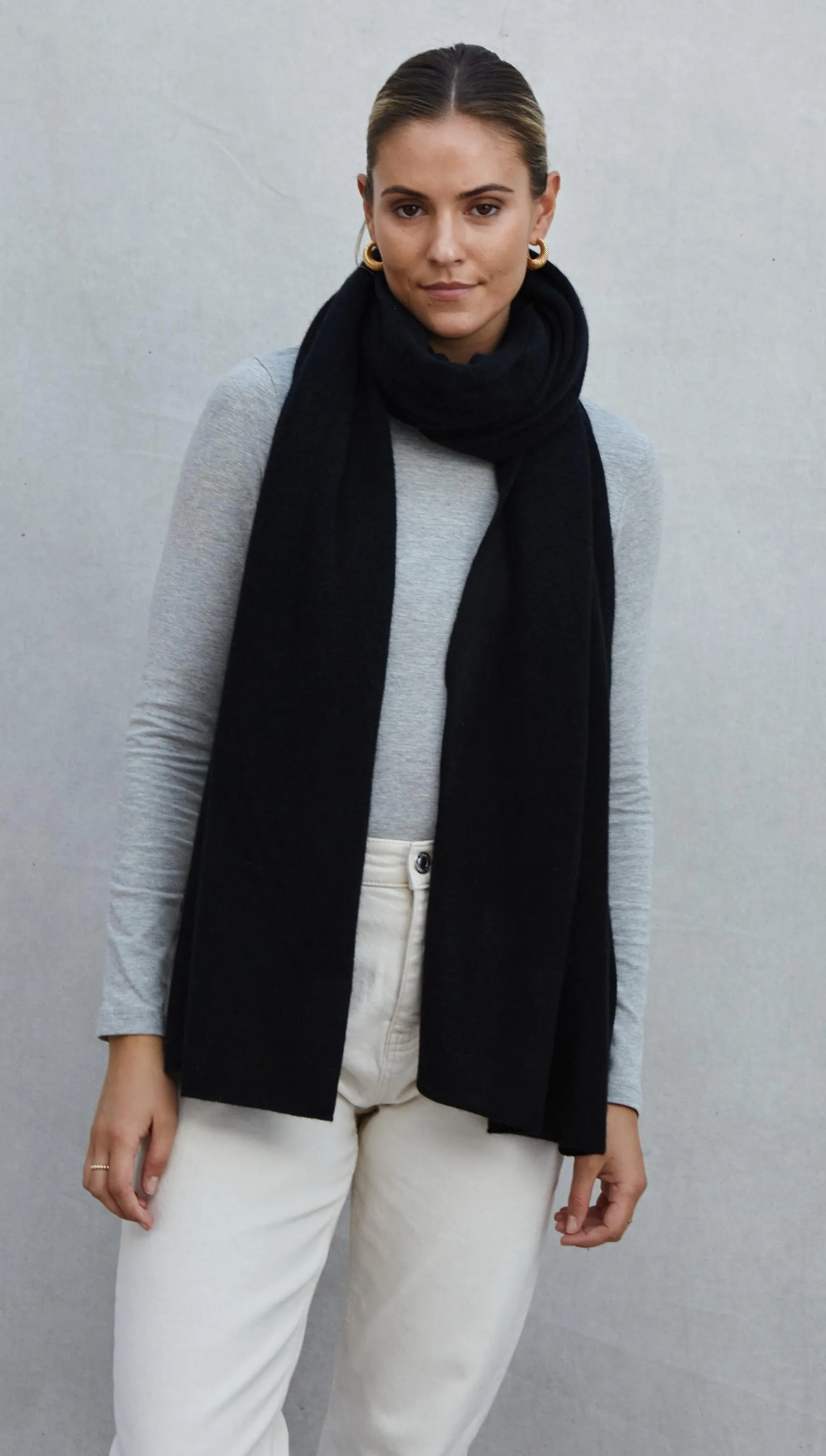 CASHMERE TRAVEL WRAP - BLACK