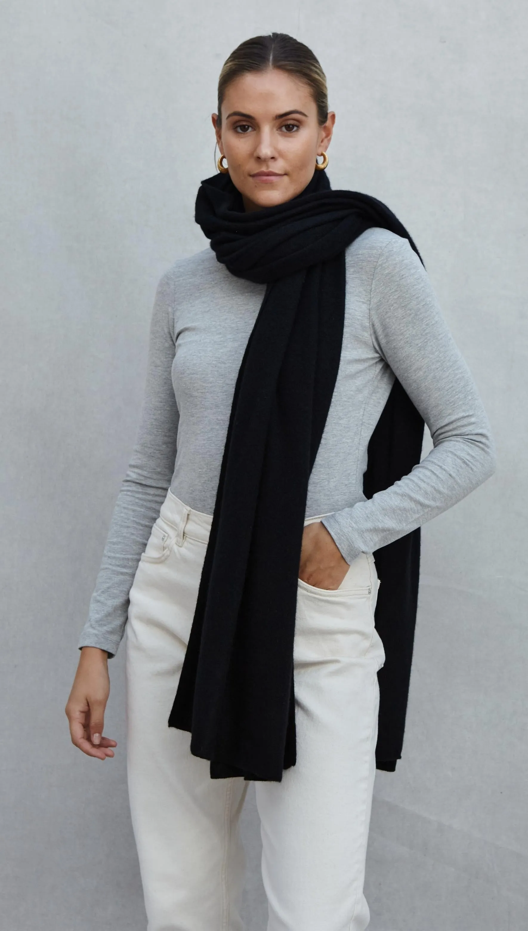 CASHMERE TRAVEL WRAP - BLACK
