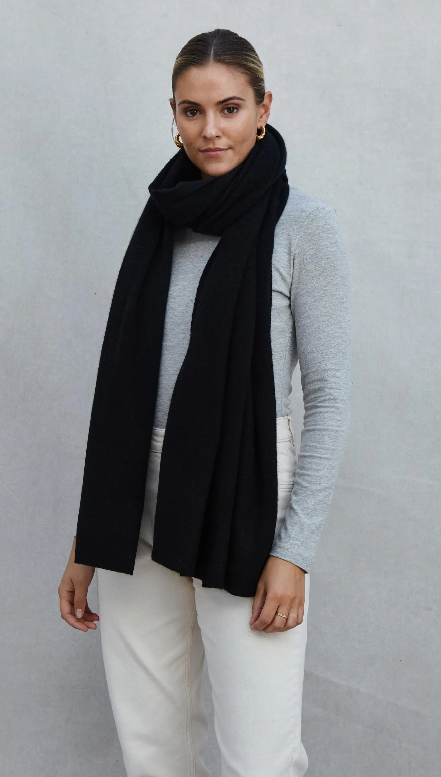 CASHMERE TRAVEL WRAP - BLACK