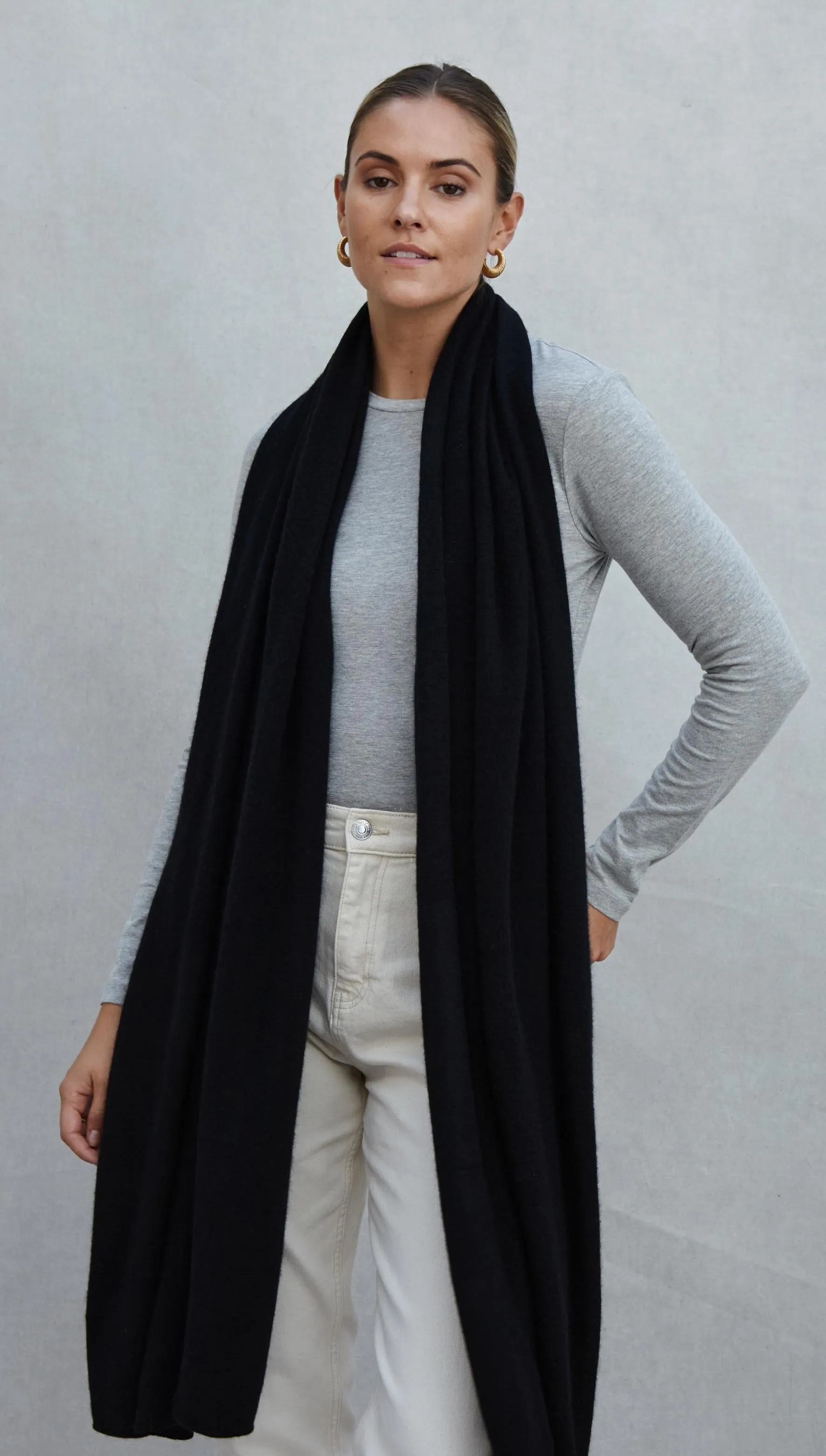 CASHMERE TRAVEL WRAP - BLACK